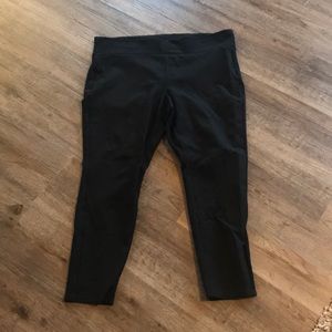 Black heavy knot leggings with tummy control panel